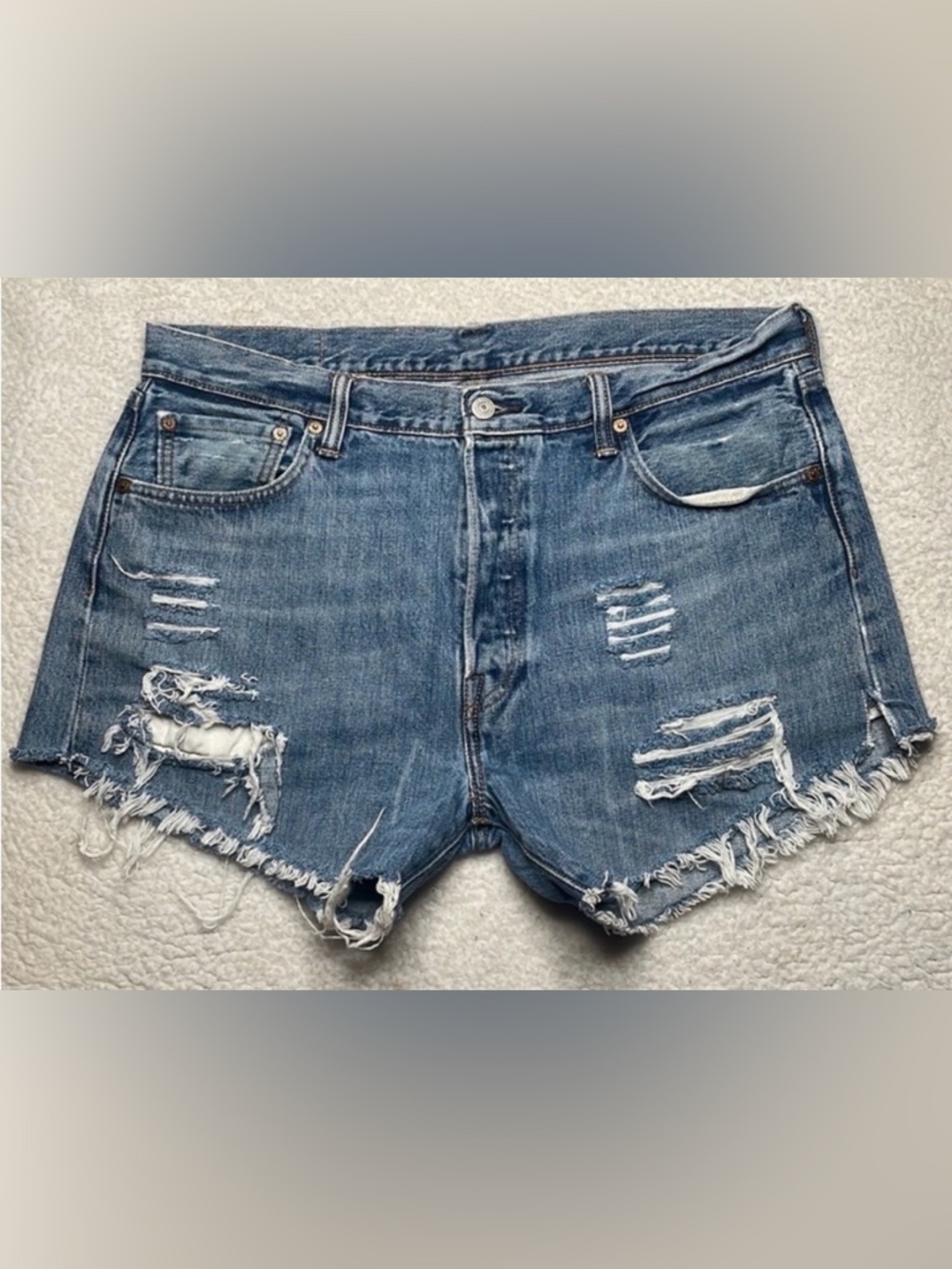 Levis denim Jeans 501 Button Fly Distressed Ripped size 36 Distressed